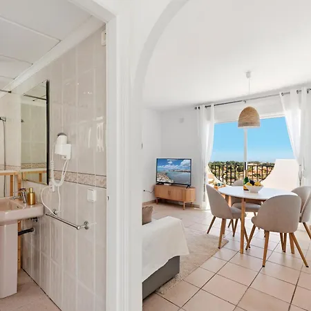 Casa Bellevue, Pools, Terrace, Views شقة *